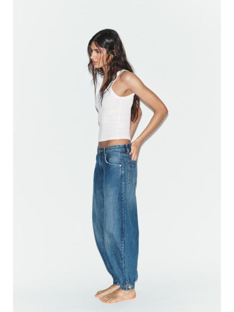Zara Trf Mid-Rise Balloon Jeans With Buttons